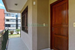 Kitinete Mobiliado com 30m², 1 dormitório, 1 vaga, no bairro Petrópolis em Caxias do Sul para Alugar