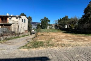 Terreno com 348m², no bairro De Lazzer em Caxias do Sul para Comprar
