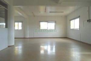 Sala com 100m², no bairro Sanvitto em Caxias do Sul para Alugar