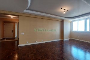 Apartamento com 150m², 3 dormitórios, 1 vaga, no bairro Centro em Caxias do Sul para Alugar ou Comprar