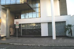 Loja com 852m², 4 vagas, no bairro São Pelegrino em Caxias do Sul para Alugar