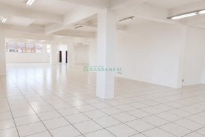 Loja com 252m², no bairro Cinqüentenário em Caxias do Sul para Alugar