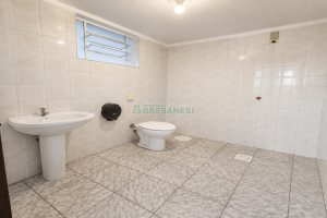 Loja com 252m², no bairro Cinqüentenário em Caxias do Sul para Alugar
