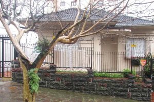 Casa Comercial com 300m², 3 dormitórios, 3 vagas, no bairro Centro em Caxias do Sul para Comprar