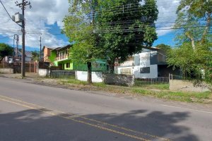 Casa Comercial com 80m², 3 dormitórios, 1 vaga, no bairro Cruzeiro em Caxias do Sul para Comprar