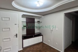 Apto Mobiliado com 85m², 3 dormitórios, 1 vaga, no bairro Centro em Caxias do Sul para Alugar