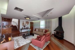 Apartamento com 337m², 4 dormitórios, 1 vaga, no bairro Madureira em Caxias do Sul para Comprar