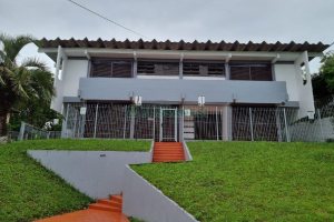 Casa Comercial com 407m², 3 dormitórios, 2 vagas, no bairro Sagrada Família em Caxias do Sul para Alugar