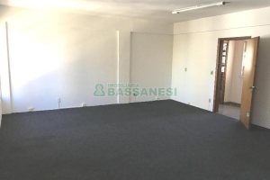 Sala com 43m², no bairro Centro em Caxias do Sul para Alugar