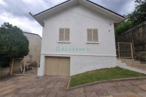 Casa Comercial com 100m², 2 dormitórios, 1 vaga, no bairro Panazzolo em Caxias do Sul para Alugar