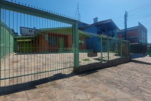 Casa com 88m², 3 dormitórios, 1 vaga, no bairro Fatima em Caxias do Sul para Alugar