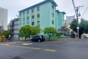 Apartamento com 80m², 2 dormitórios, no bairro Madureira em Caxias do Sul para Alugar