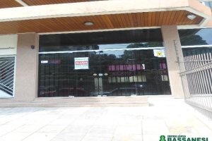 Loja com 179m², 3 vagas, no bairro Lourdes em Caxias do Sul para Alugar ou Comprar