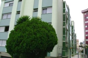 Apto Mobiliado com 90m², 2 dormitórios, 1 vaga, no bairro Centro em Caxias do Sul para Comprar