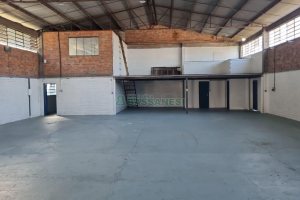 Pavilhão com 550m², no bairro Fatima em Caxias do Sul para Alugar