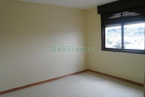 Apartamento com 74m², 2 dormitórios, 1 vaga, no bairro São José em Caxias do Sul para Comprar