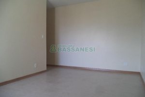 Apartamento com 49m², 2 dormitórios, 1 vaga, no bairro São José em Caxias do Sul para Comprar