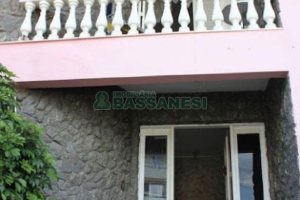 Casa Mobiliada com 600m², 11 dormitórios, 6 vagas, no bairro Salgado Filho em Caxias do Sul para Alugar