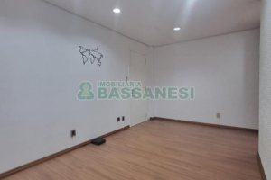 Sala Mobiliada com 65m², no bairro Centro em Caxias do Sul para Alugar ou Comprar