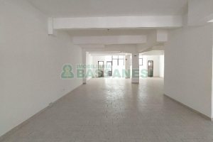 Loja com 190m², 2 vagas, no bairro Centro em Caxias do Sul para Comprar