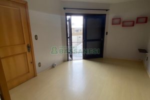 Apartamento com 66m², 2 dormitórios, 1 vaga, no bairro Pio X em Caxias do Sul para Comprar