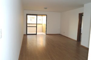 Apartamento com 110m², 3 dormitórios, 2 vagas, no bairro São Pelegrino em Caxias do Sul para Comprar