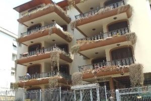 Apartamento com 140m², 3 dormitórios, 1 vaga, no bairro Centro em Caxias do Sul para Alugar