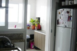 Apartamento com 95m², 3 dormitórios, 2 vagas, no bairro Cinqüentenário em Caxias do Sul para Comprar