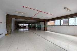 Sala com 240m², no bairro Centro em Caxias do Sul para Alugar