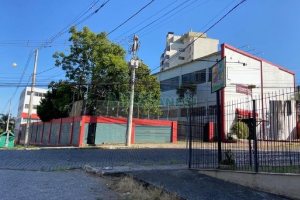 Pavilhão com 798m², no bairro Pio X em Caxias do Sul para Comprar