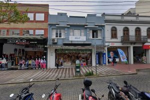 Sala com 400m², no bairro Centro em Caxias do Sul para Alugar