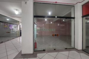Loja com 53m², 2 vagas, no bairro Centro em Caxias do Sul para Alugar ou Comprar