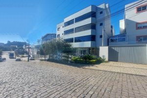 Apto Mobiliado com 112m², 3 dormitórios, 1 vaga, no bairro Sagrada Família em Caxias do Sul para Alugar