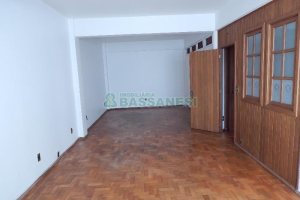 Sala com 140m², no bairro Centro em Caxias do Sul para Comprar