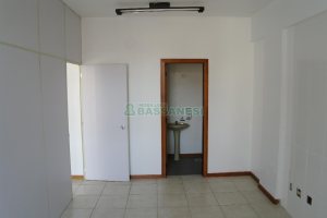 Sala com 42m², no bairro Centro em Caxias do Sul para Comprar