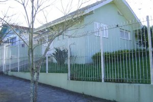Casa com 250m², 3 dormitórios, 2 vagas, no bairro Petrópolis em Caxias do Sul para Alugar