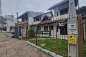 Casa Comercial com 275m², 3 dormitórios, 2 vagas, no bairro Cinqüentenário em Caxias do Sul para Alugar