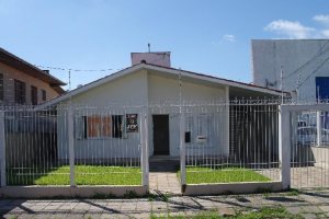 Casa com 157m², 3 dormitórios, 3 vagas, no bairro Santa Catarina em Caxias do Sul para Comprar