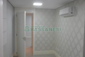 Sala com 78m², no bairro Centro em Caxias do Sul para Comprar