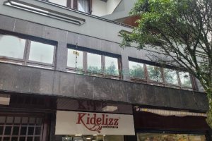 Sala com 300m², no bairro Centro em Caxias do Sul para Alugar