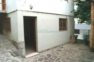 Casa com 50m², 1 dormitório, no bairro Centro em Caxias do Sul para Alugar