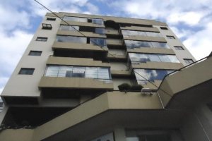 Apartamento com 79m², 2 dormitórios, 1 vaga, no bairro Centro em Caxias do Sul para Alugar