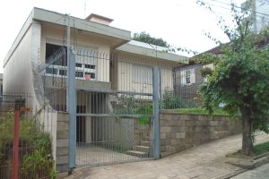 Casa Comercial com 280m², 3 dormitórios, no bairro Centro em Caxias do Sul para Alugar