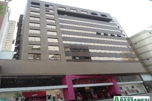 Sala com 80m², 1 vaga, no bairro Centro em Caxias do Sul para Alugar