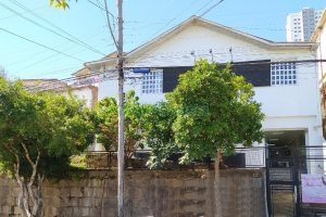 Casa com 225m², 3 dormitórios, 2 vagas, no bairro Universitário em Caxias do Sul para Comprar