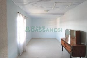 Casa com 225m², 3 dormitórios, 2 vagas, no bairro Universitário em Caxias do Sul para Comprar