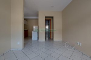 Apartamento com 30m², 1 dormitório, 1 vaga, no bairro Petrópolis em Caxias do Sul para Alugar