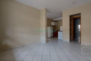 Apartamento com 30m², 1 dormitório, 1 vaga, no bairro Petrópolis em Caxias do Sul para Alugar