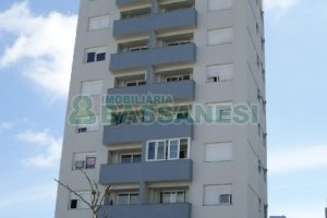Apto Mobiliado com 52m², 1 dormitório, 1 vaga, no bairro Lourdes em Caxias do Sul para Comprar
