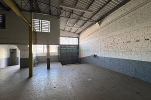 Pavilhão com 400m², no bairro Cristo Redentor em Caxias do Sul para Alugar
